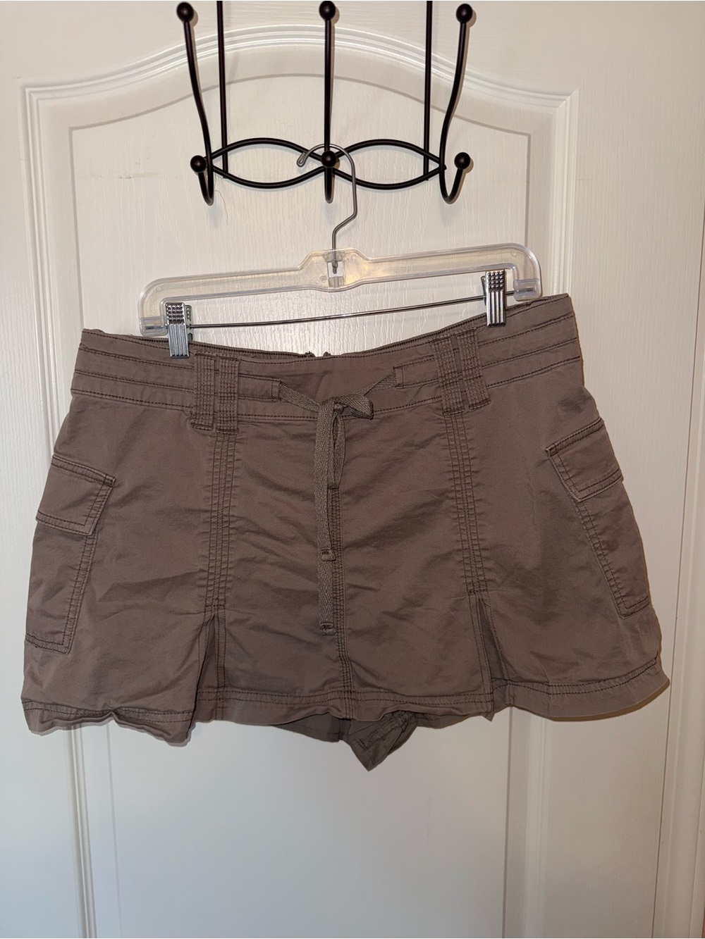 Hollister Mid-Rise Mini Skirt